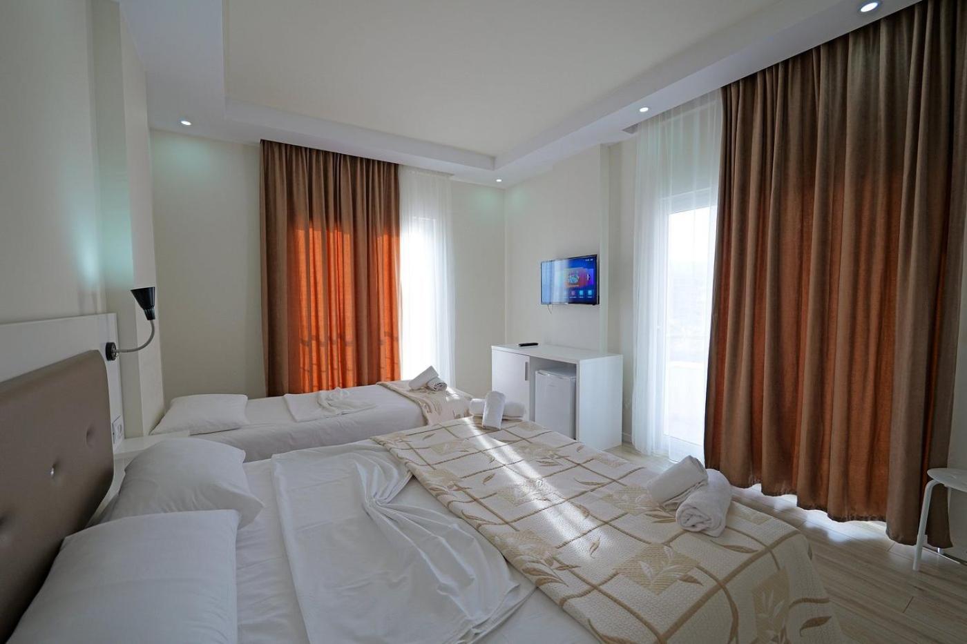 Helia Seaside Hotel Sarandë Exterior foto