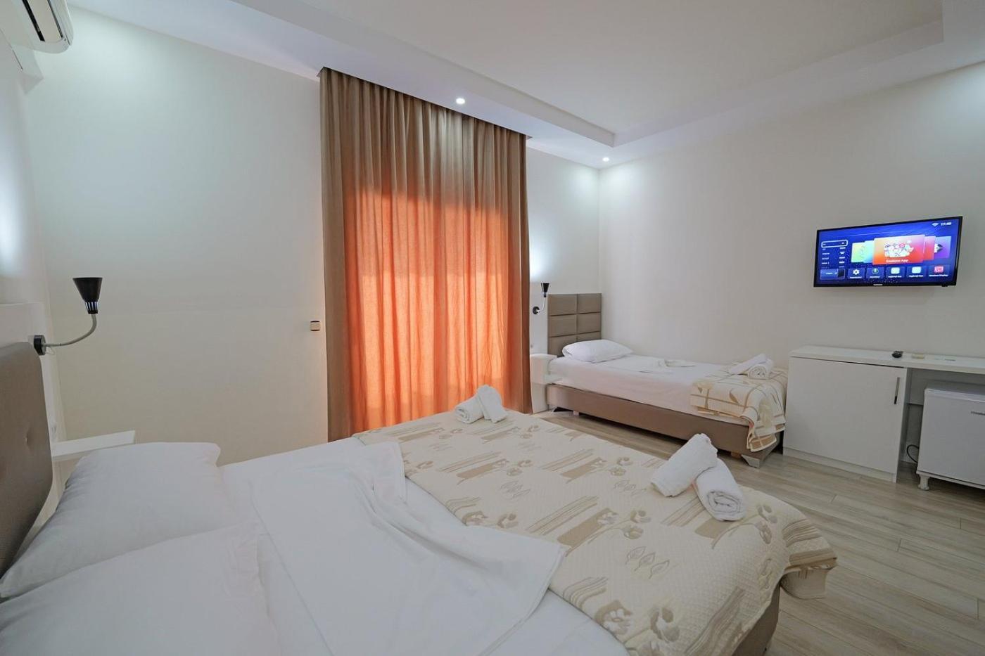 Helia Seaside Hotel Sarandë Exterior foto