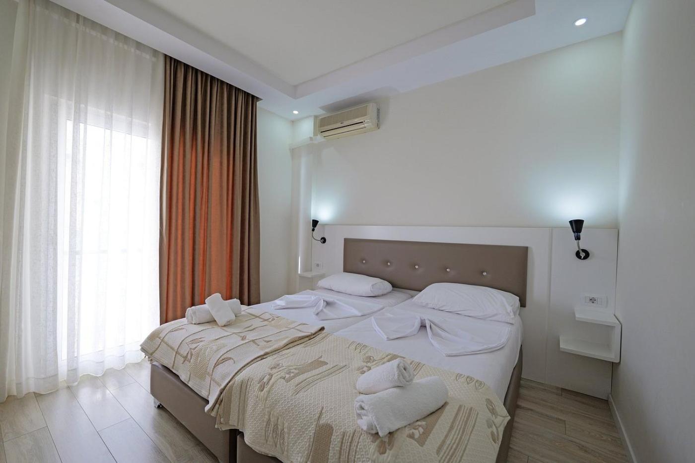 Helia Seaside Hotel Sarandë Exterior foto