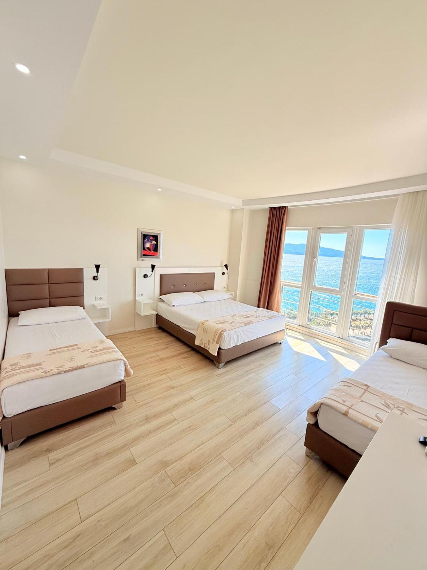 Helia Seaside Hotel Sarandë Exterior foto