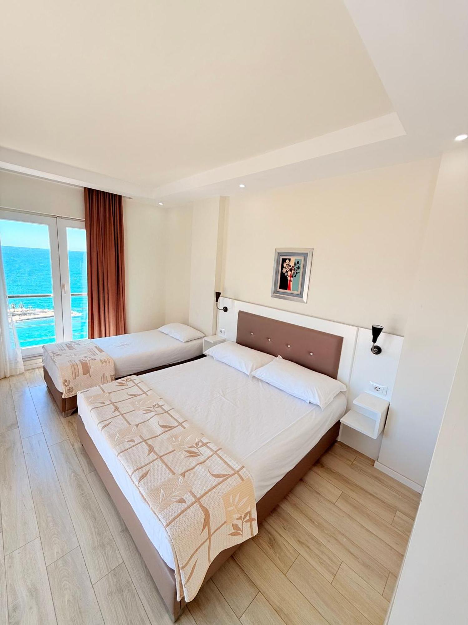 Helia Seaside Hotel Sarandë Exterior foto