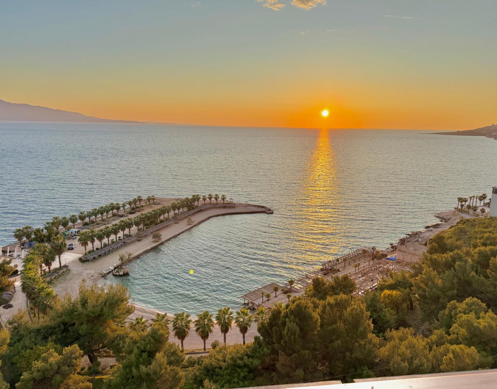 Helia Seaside Hotel Sarandë Exterior foto