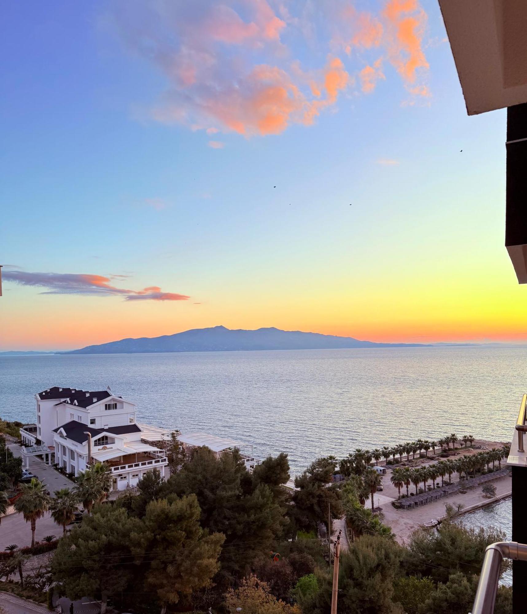 Helia Seaside Hotel Sarandë Exterior foto