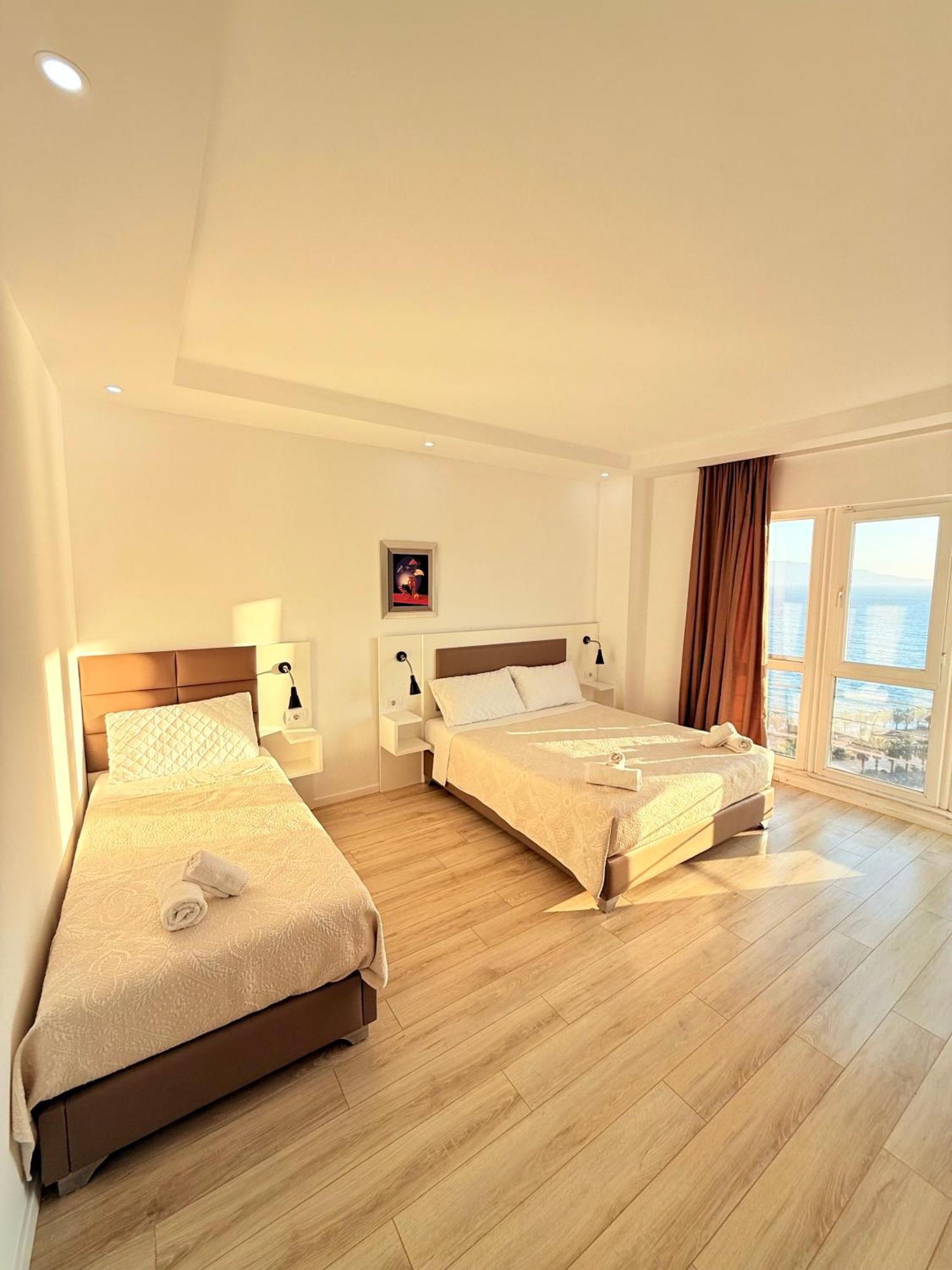 Helia Seaside Hotel Sarandë Exterior foto
