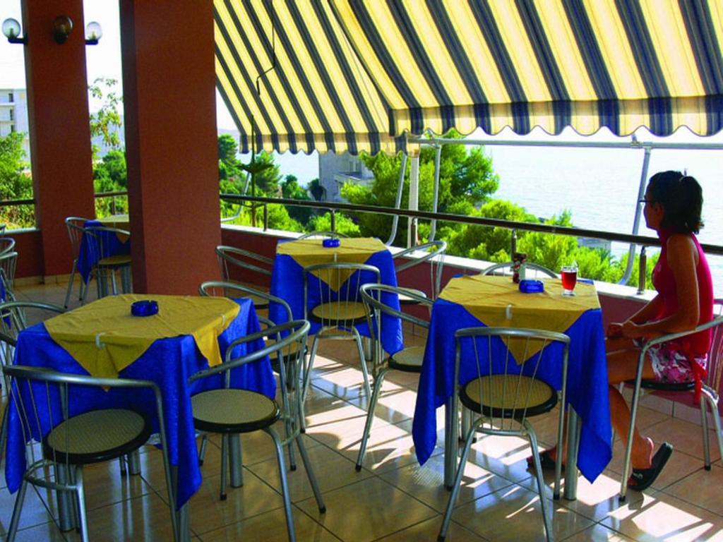 Helia Seaside Hotel Sarandë Exterior foto