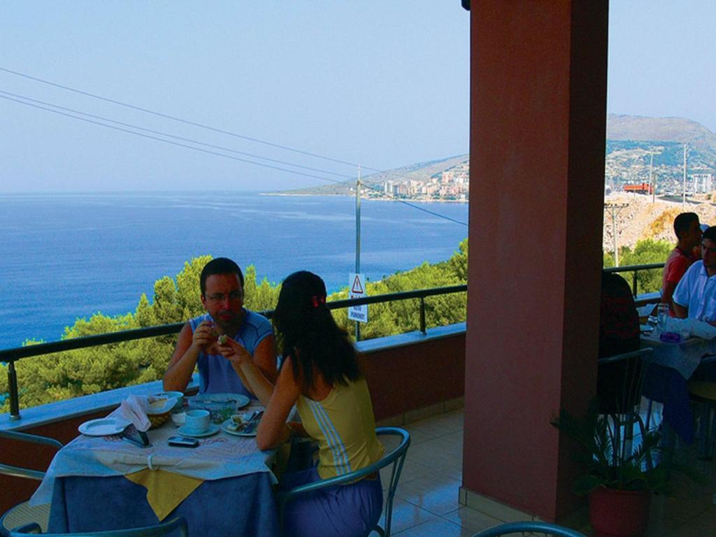 Helia Seaside Hotel Sarandë Exterior foto