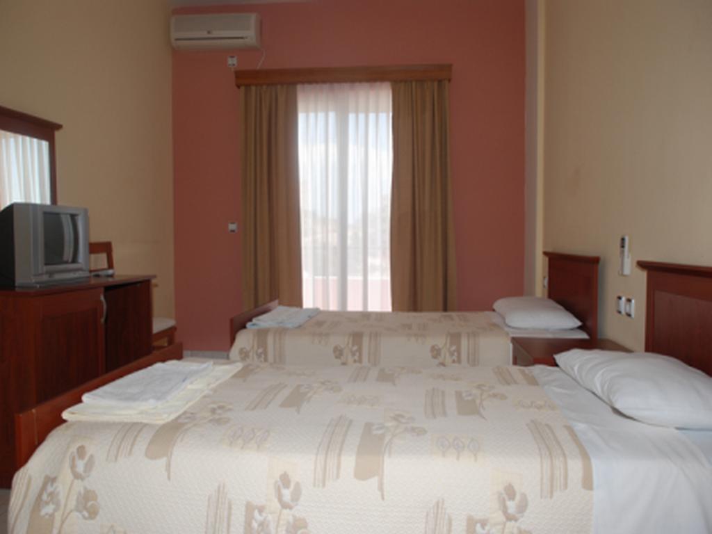 Helia Seaside Hotel Sarandë Habitación foto