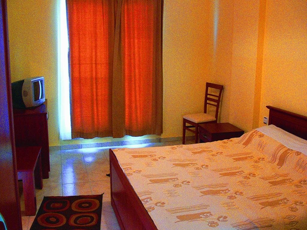 Helia Seaside Hotel Sarandë Habitación foto